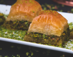 Gaziantep Ayıntap Fıstıklı Kare Baklava