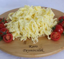 Kars Çeçil Peyniri